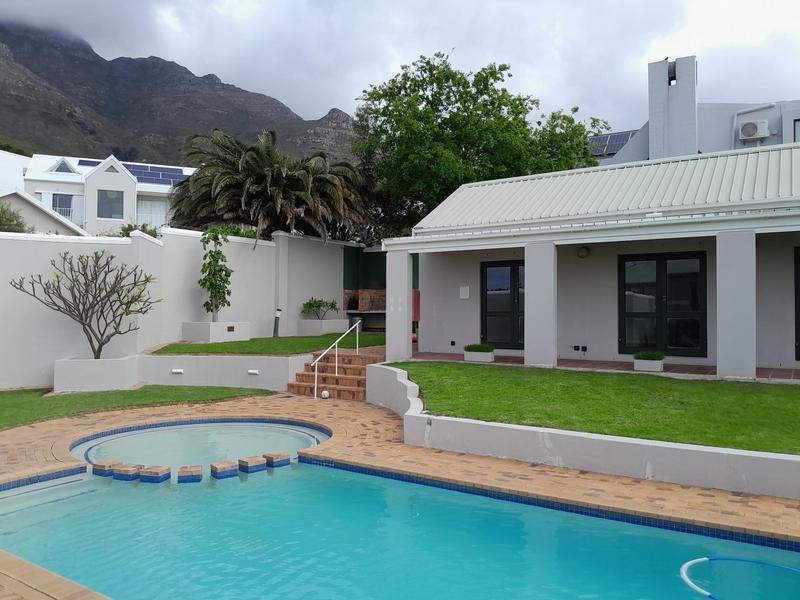To Let 1 Bedroom Property for Rent in Vredehoek Western Cape